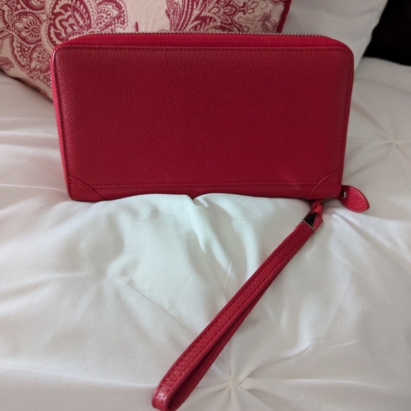 Red Wallet - Picture 1 of 2